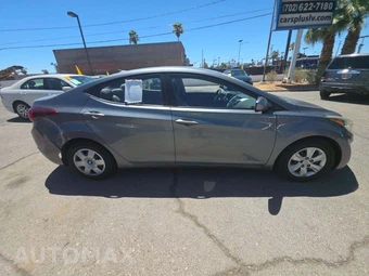2016 Hyundai Elantra SE Sedan - miniatura 4