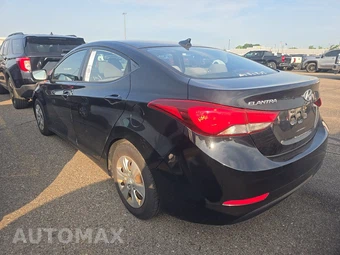 2016 Hyundai Elantra SE Sedan – miniatura 6
