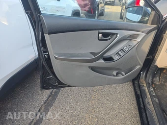 2016 Hyundai Elantra SE Sedan – miniatura 9