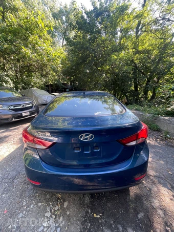 2016 Hyundai Elantra SE Sedan - miniatura 5