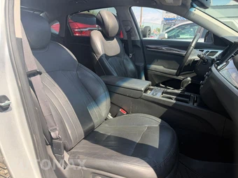 2016 Hyundai Genesis 3.8 Sedan - miniatura 10