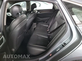 2016 Hyundai Genesis 3.8 Sedan – miniatura 13