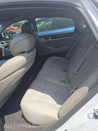 2016 Hyundai Genesis 3.8 Sedan - miniatura 13