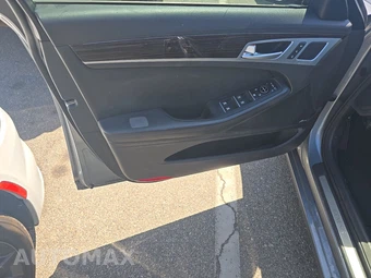 2016 Hyundai Genesis 3.8 Sedan - miniatura 9