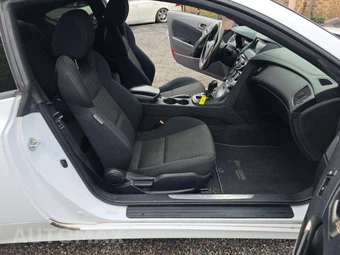 2016 Hyundai Genesis Coupe 3.8 w/Black Interior – miniatura 18
