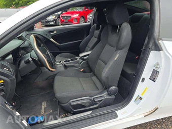 2016 Hyundai Genesis Coupe 3.8 w/Black Interior – miniatura 6