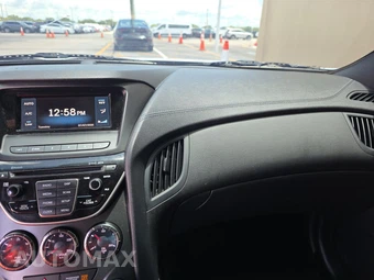 2016 Hyundai Genesis Coupe 3.8 w/Black Interior – miniatura 11