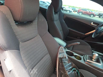 2016 Hyundai Genesis Coupe 3.8 w/Black Interior – miniatura 8