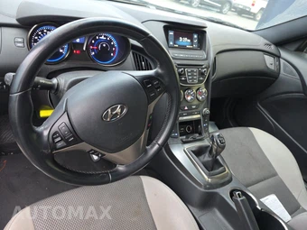 2016 Hyundai Genesis Coupe 3.8 w/Gray Interior – miniatura 10