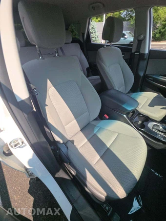 2016 Hyundai Santa Fe SE - miniatura 18