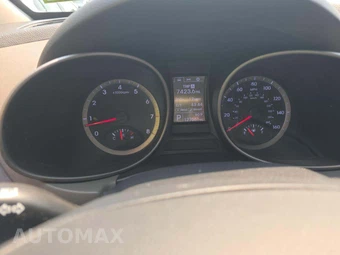 2016 Hyundai Santa Fe SE - miniatura 8