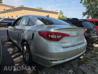 2016 Hyundai Sonata – miniatura 2