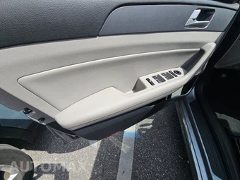 2016 Hyundai Sonata Hybrid SE – miniatura 9