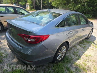 2016 Hyundai Sonata SE – miniatura 3