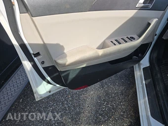 2016 Hyundai Sonata SE – miniatura 9
