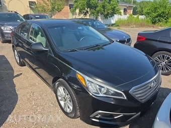 2016 Hyundai Sonata SE – miniatura 3