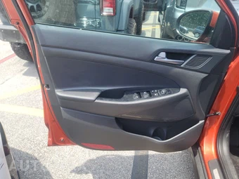2016 Hyundai Tucson Limited – miniatura 9