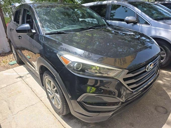 2016 Hyundai Tucson SE – miniatura 4