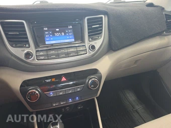 2016 Hyundai Tucson SE - miniatura 11