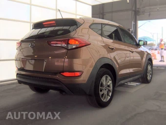 2016 Hyundai Tucson SE – miniatura 4