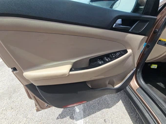 2016 Hyundai Tucson SE – miniatura 9