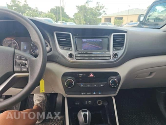 2016 Hyundai Tucson SE - miniatura 10