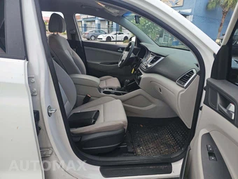 2016 Hyundai Tucson SE - miniatura 18