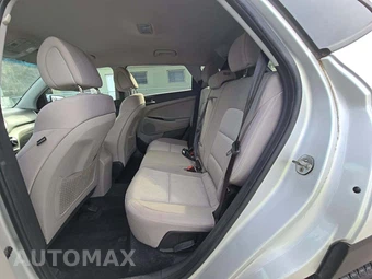 2016 Hyundai Tucson SE - miniatura 10