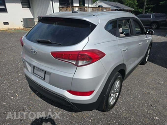 2016 Hyundai Tucson SE – miniatura 3