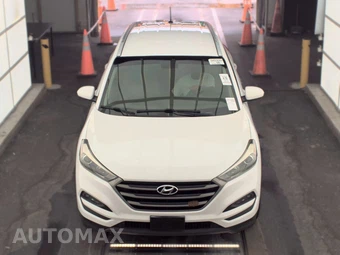 2016 Hyundai Tucson SE – miniatura 2