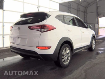 2016 Hyundai Tucson SE – miniatura 4