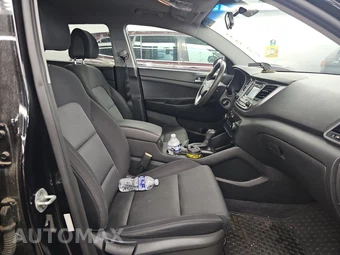 2016 Hyundai Tucson SE – miniatura 8