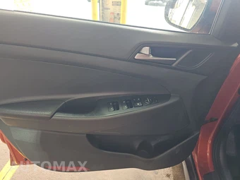 2016 Hyundai Tucson SE – miniatura 9