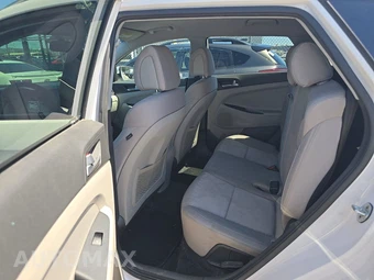 2016 Hyundai Tucson SE – miniatura 13