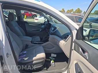 2016 Hyundai Tucson SE – miniatura 8