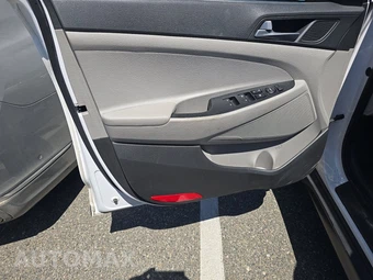 2016 Hyundai Tucson SE – miniatura 9