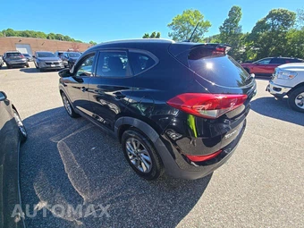 2016 Hyundai Tucson SE – miniatura 2
