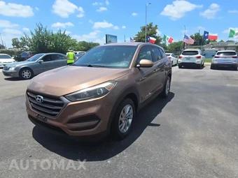 2016 Hyundai Tucson SE w/Beige Interior