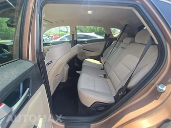 2016 Hyundai Tucson SE w/Beige Interior - miniatura 10