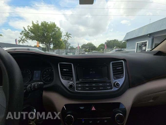 2016 Hyundai Tucson SE w/Beige Interior - miniatura 10