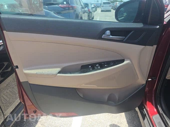 2016 Hyundai Tucson Sport w/Beige Interior - miniatura 9