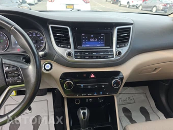 2016 Hyundai Tucson Sport w/Beige Interior - miniatura 11