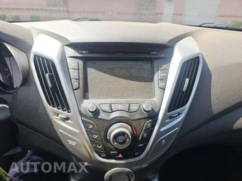 2016 Hyundai Veloster – miniatura 10