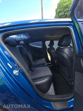 2016 Hyundai Veloster – miniatura 15