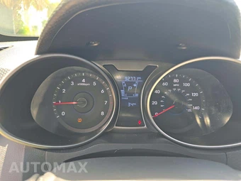 2016 Hyundai Veloster – miniatura 9