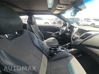 2016 Hyundai Veloster – miniatura 8