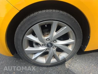 2016 Hyundai Veloster – miniatura 8