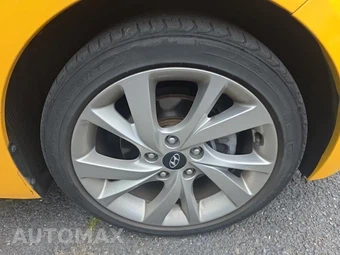 2016 Hyundai Veloster – miniatura 9