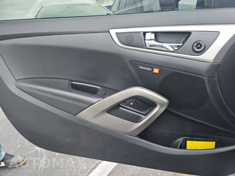 2016 Hyundai Veloster – miniatura 7