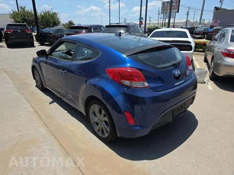 2016 Hyundai Veloster – miniatura 2